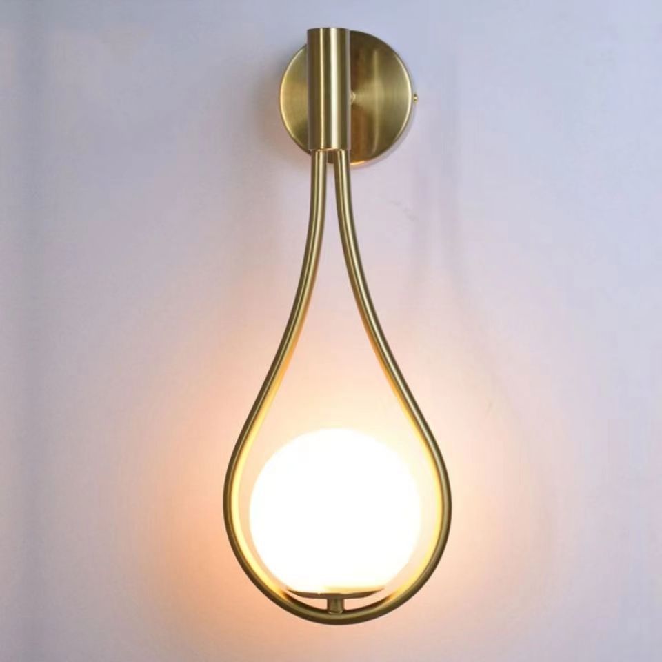 Nórdico post-moderno hierro forjado lámpara de pared de vidrio creativo moda sala de estar dormitorio decoración transfronteriza lámpara de pared pasillo escalera lámpara