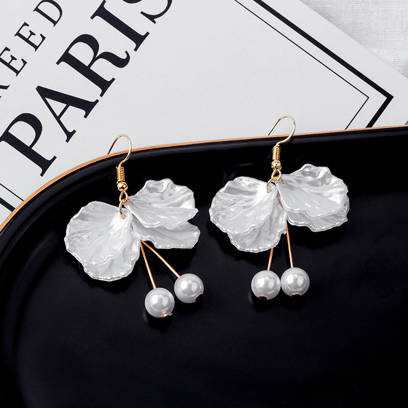 13g Weight 0.03µm-0.05µm Gold Plating Thickness Water Plating Gold Plating Process Copper Ear Needle Material Golden Plated Plating Material Artificial Pearls Inlay Material Drop Earrings Classification 1 Pair Quantity Daily Occasion Alloy Material Flower Pattern Women'S Gender Fashion Style Plating Craft 1 Pair Fashion Flower Plating Alloy Artificial Pearls Drop Earrings 3