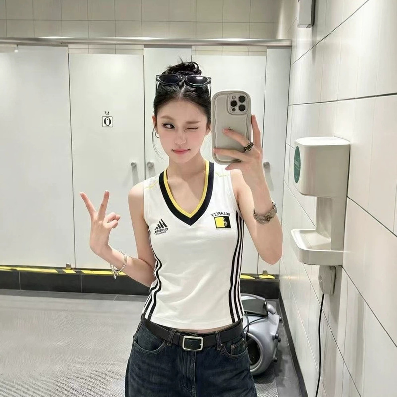 American high street design striped print color-blocking camisole top for women, new summer fashion trendy versatile waist-cinching tank top American high street design striped print color-blocking camisole top for women, new summer fashion trendy versatile waist-cinching tank top