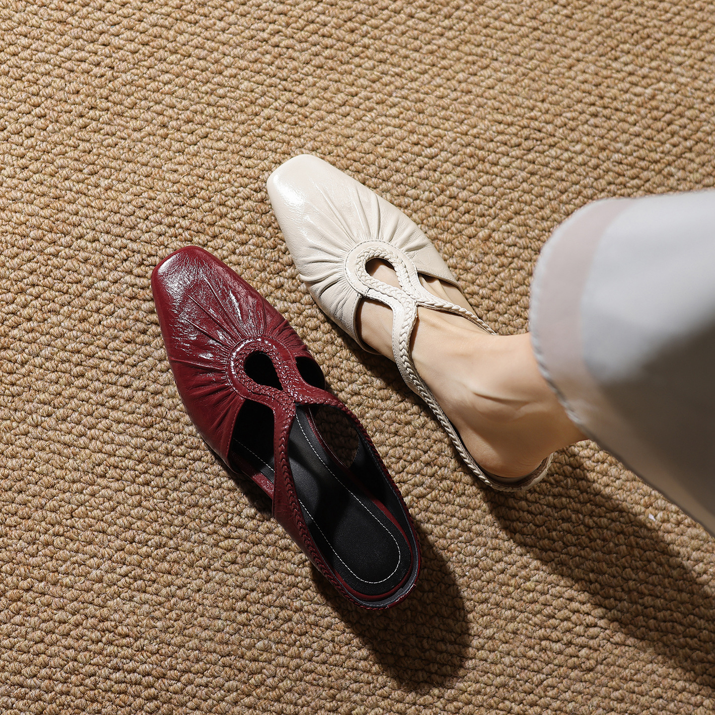 Dép mule nữ gót thấp 4 cm, mũi kín hở gót, kiểu dệt đan họa tiết — Rượu vang đỏ