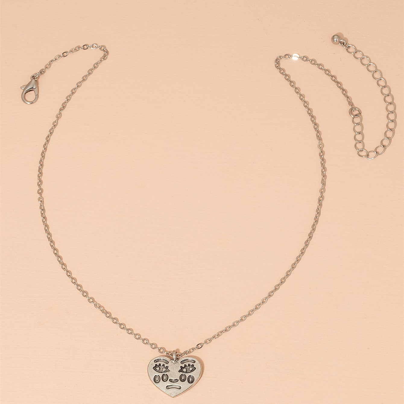 Korea's New Simple Creative Heart Pendant Necklace display picture 2