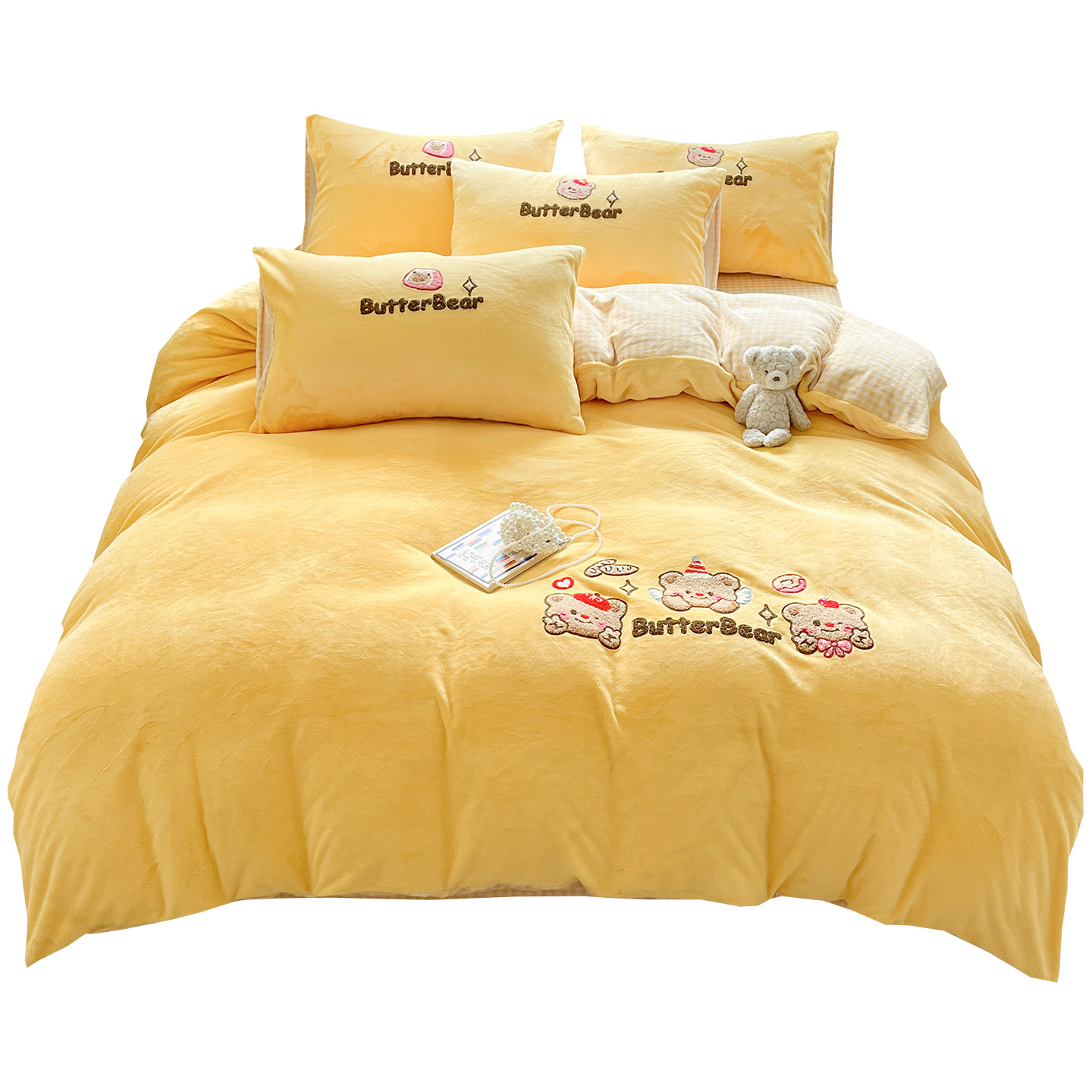 Cama de toalla lindo bordada de seda de leche con cuatro piezas, ropa de cama de seda de invierno, sábanas de coral con tres piezas
