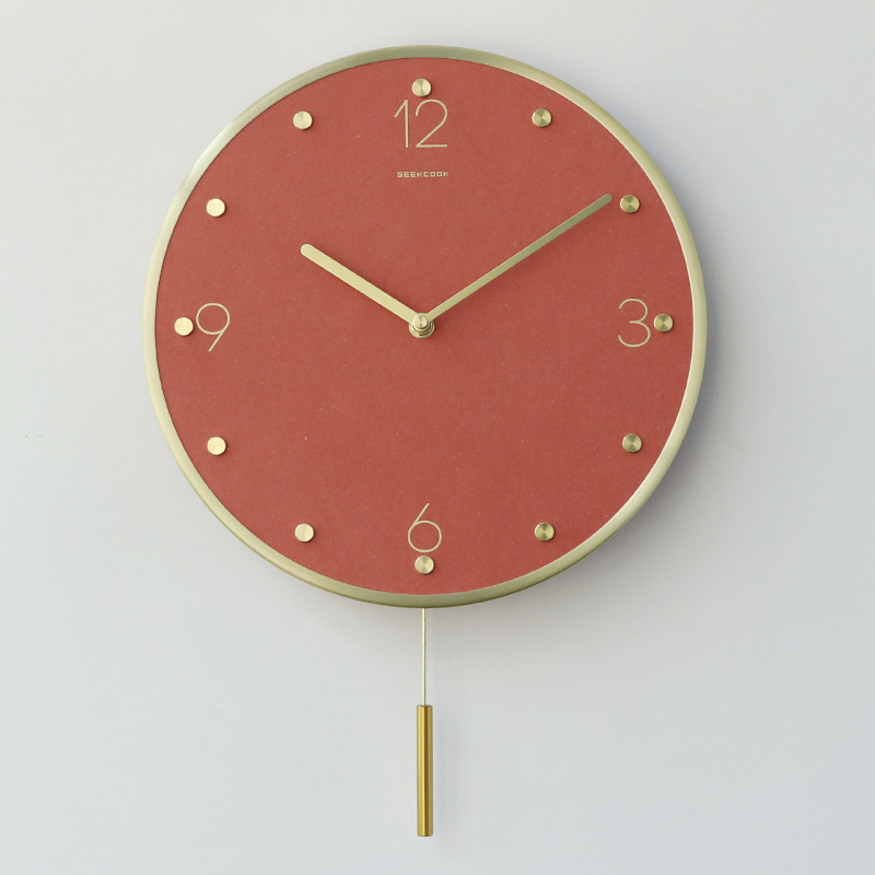 Metal mudo reloj de oscilación: Color de lujo ligero moderno lujo ligero ins Reloj de pared latón escala color MDF reloj cara
