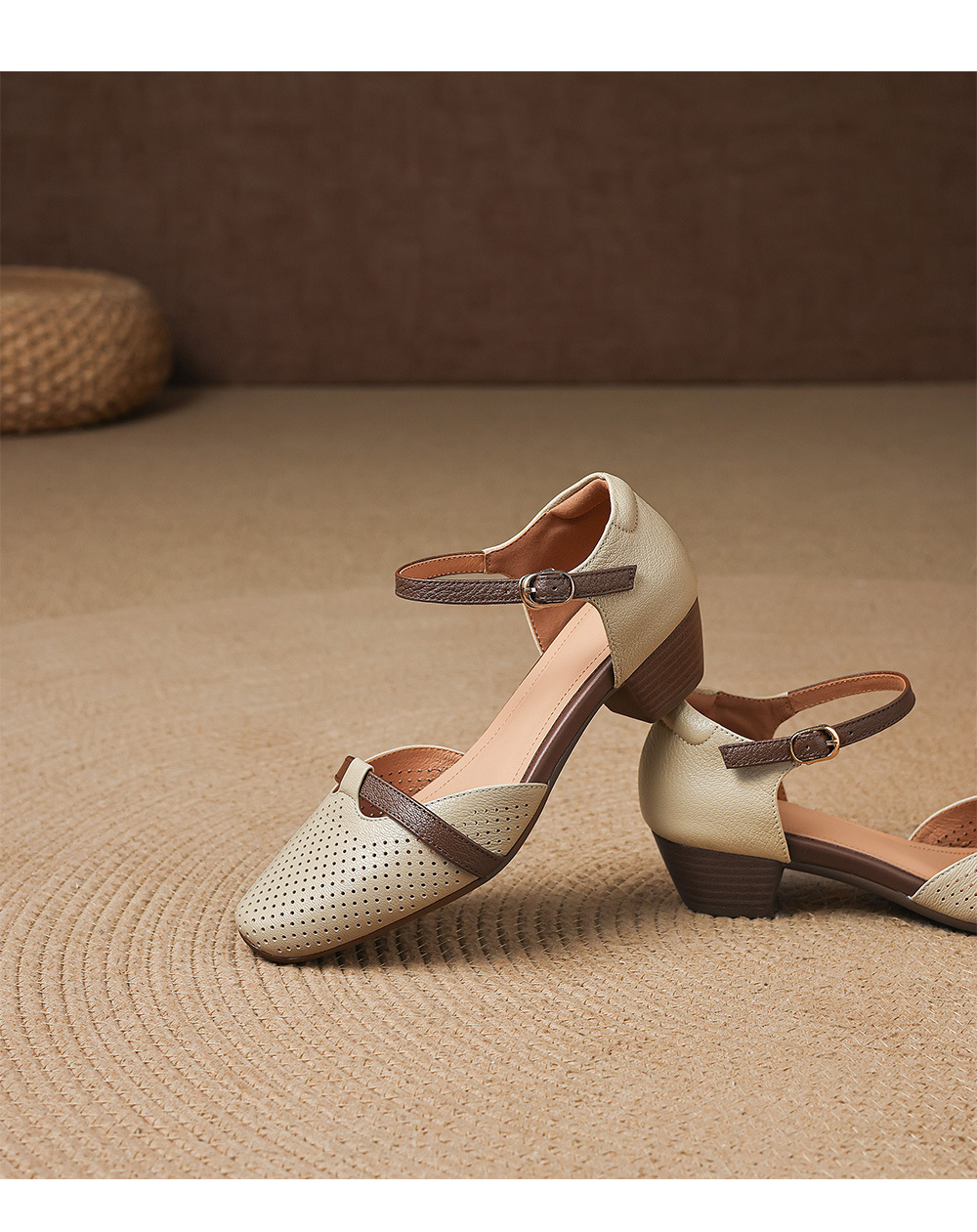 Sandal nữ da cừu mũi kín gót vuông quai ngang khóa một chữ — màu trắng ngà chi tiết 15