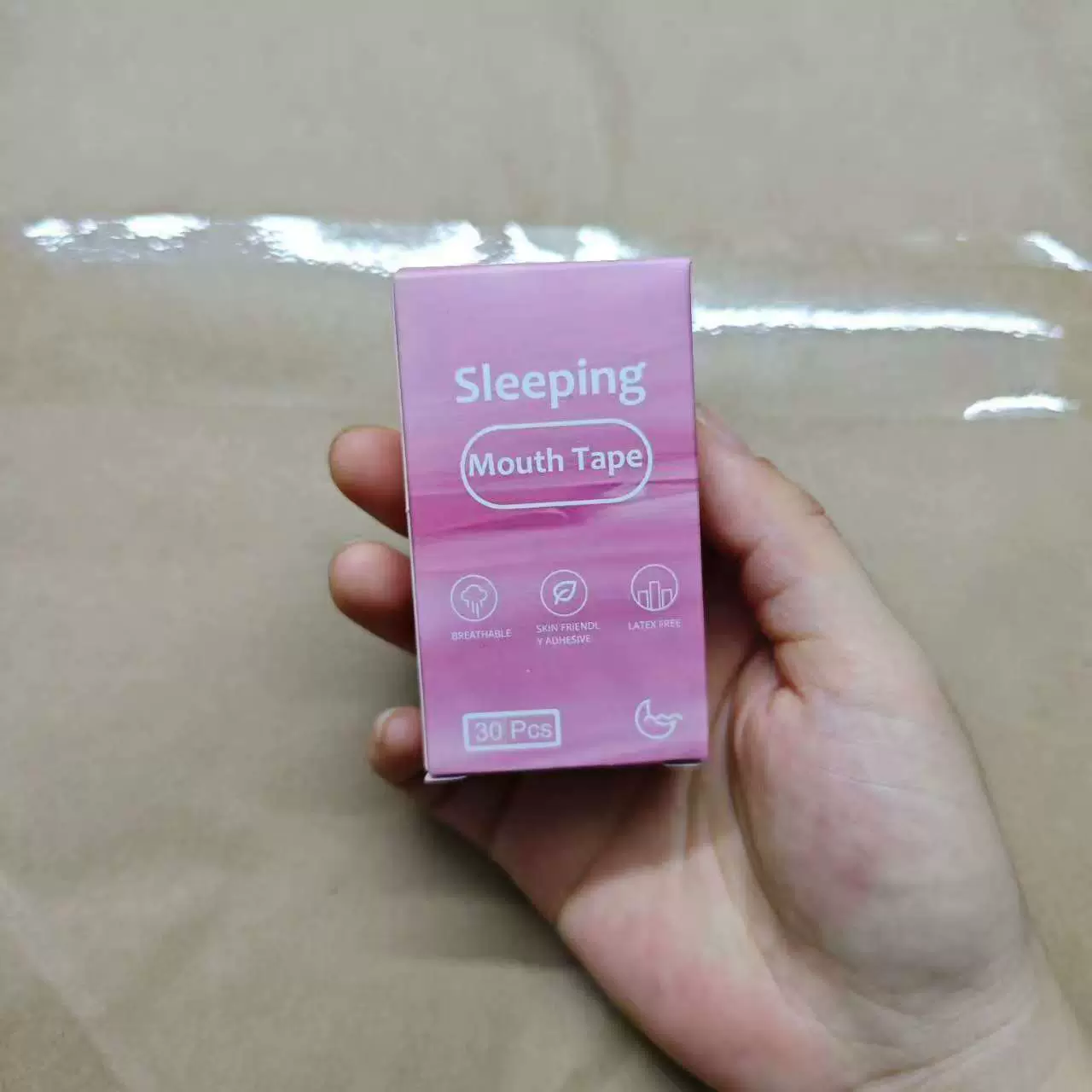 现货闭口贴止鼾贴睡觉防张嘴呼吸矫正贴睡眠打呼噜神器闭嘴贴