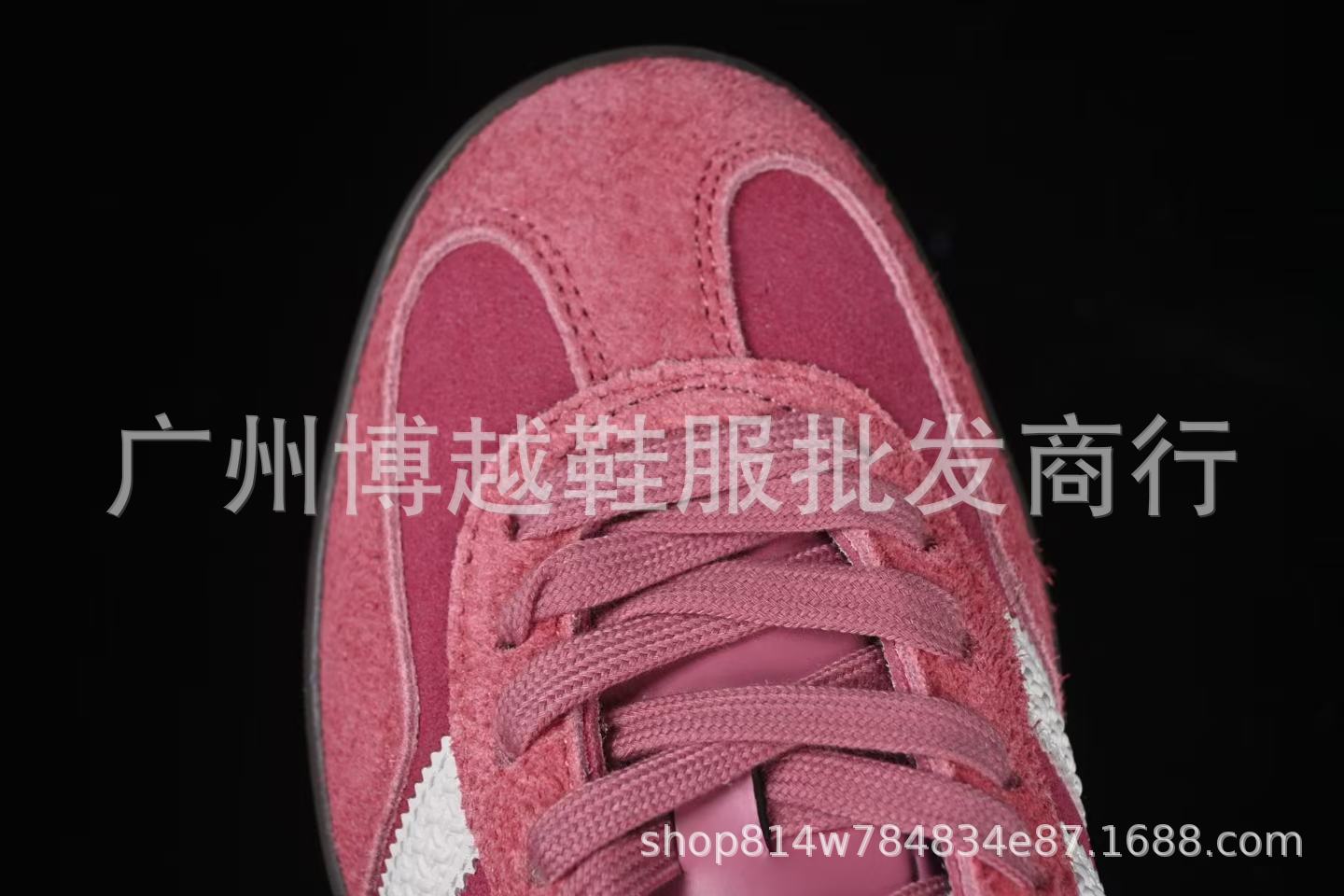 7. 인기 가 핑크와 화이트 (스웨이드)