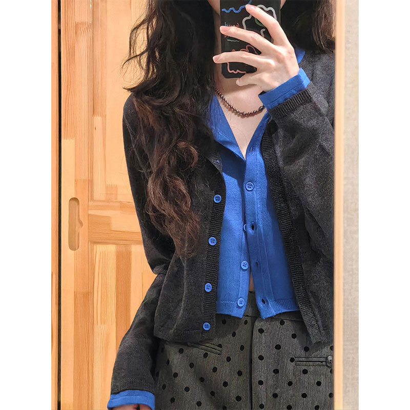 Contrast Color Fake Two-piece Sweater Women's Autumn Lazy Style Sweater Soft Waxy Cardigan Vintage Long-sleeved Short Top Coat Contrast Color Fake Two-piece Sweater Women's Autumn Lazy Style Sweater Soft Waxy Cardigan Vintage Long-sleeved Short Top Coat