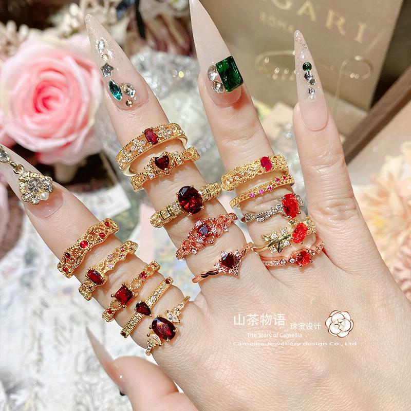 Camellia Medieval High Court Style Small Pigeon Red Diamond Ring Plated with 18K Simple Unique Color Treasure Series Ring