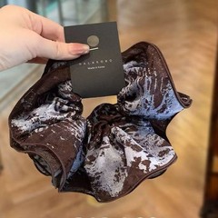二重ぼかしシワのハスの葉の縁の大きい腸の輪の気質の優雅な髪の花の皮の筋のシュシュの女性の装飾品の髪飾り