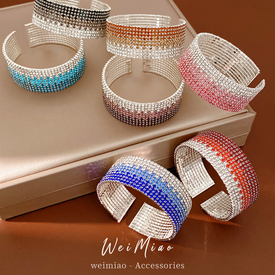 Multicapa de diamantes redondos gradiente elástico brazalete de apertura de estilo europeo y americano pulsera de moda de lujo ligera nicho joyas de mujer