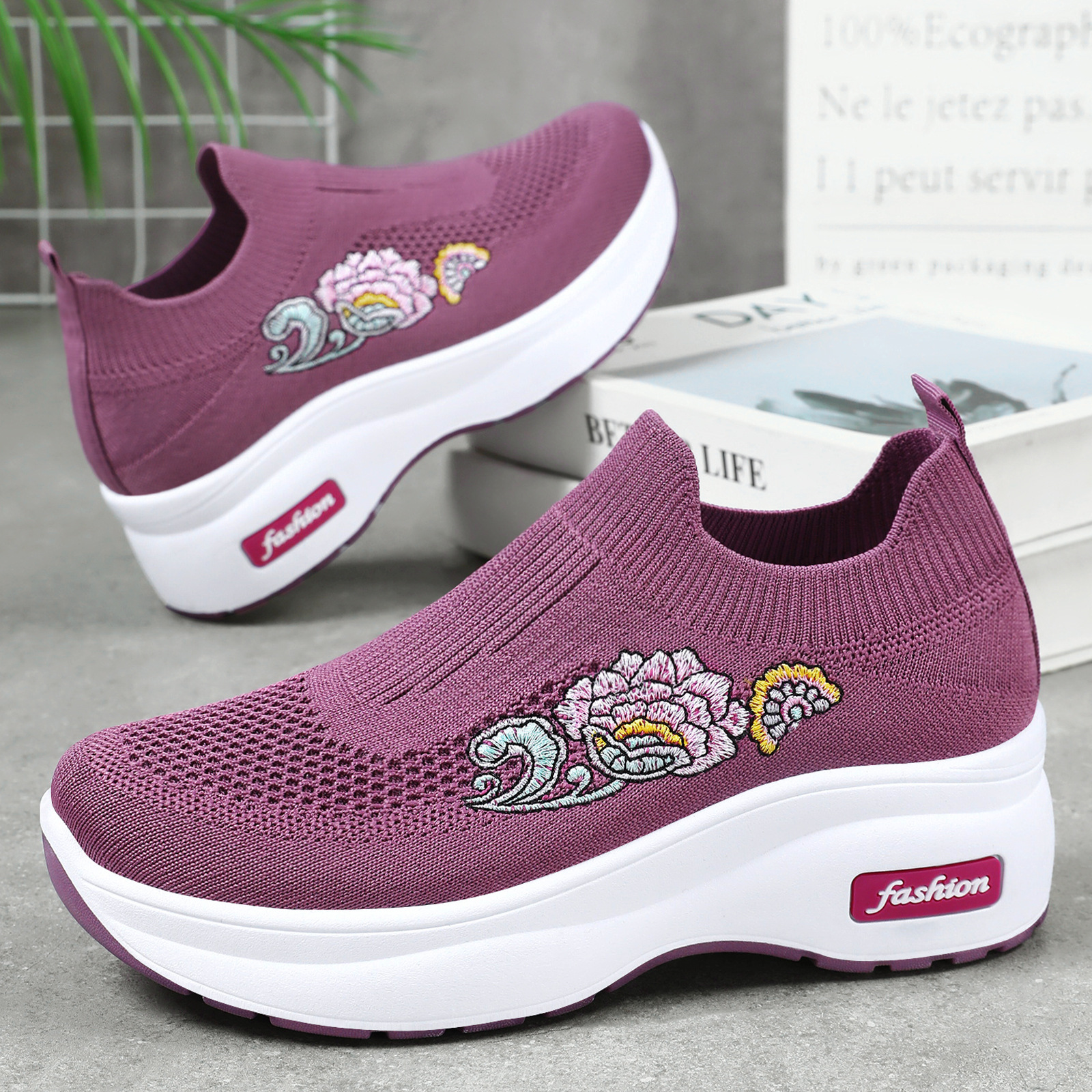 Zapatos de mujer, nuevo estilo de primavera, zapatos informales ligeros con plataforma, zapatos de mujer que aumentan la altura, zapatos versátiles de suela gruesa, zapatos de mujer para comercio exterior