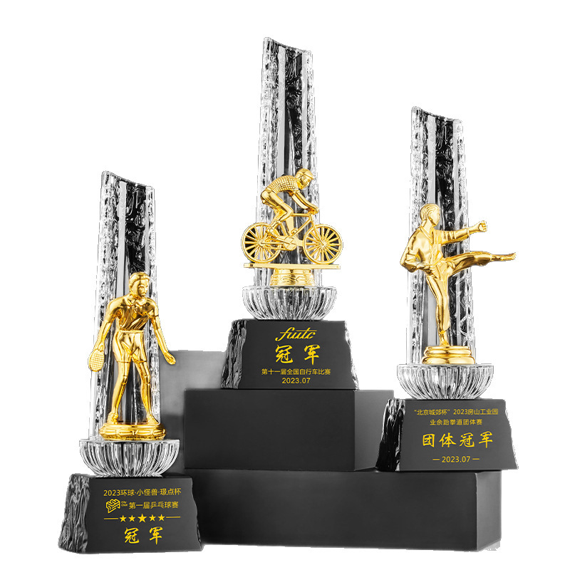 Trofeos de cristal creativos de alto nivel maratón de fútbol y baloncesto medallas de competición trofeos de metal al por mayor