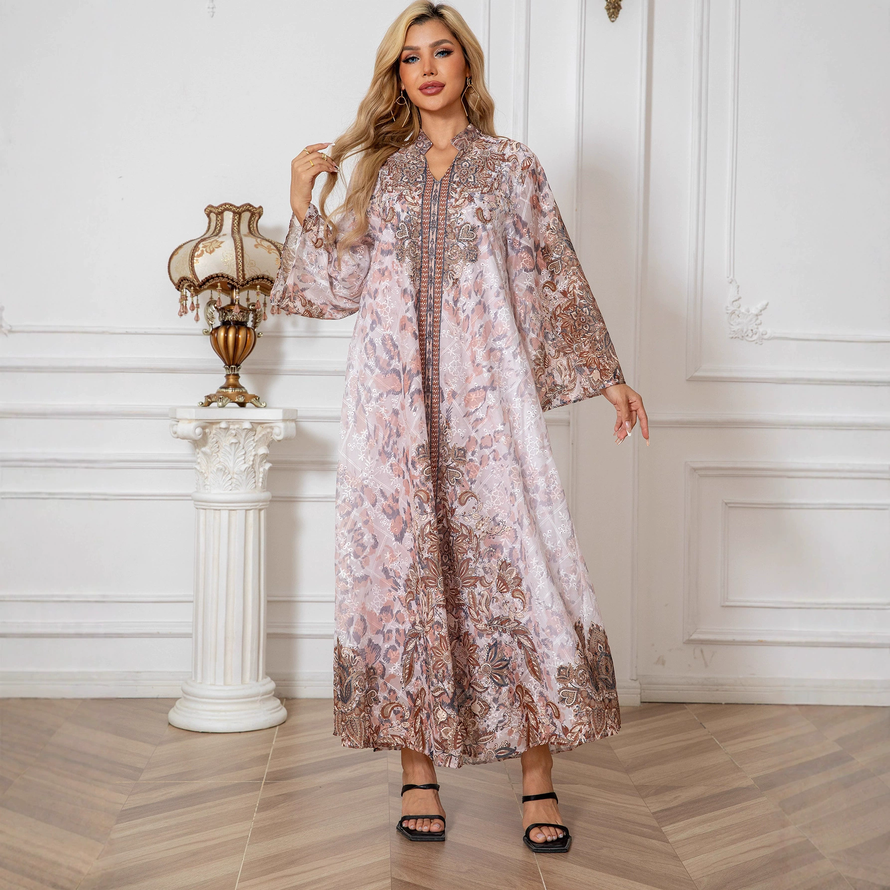 Мусульманское платье-абайя из легкого шифона с воротником-стойкой, элегантное платье-халат для трансграничной внешнеторговой деятельности, восточный стиль.