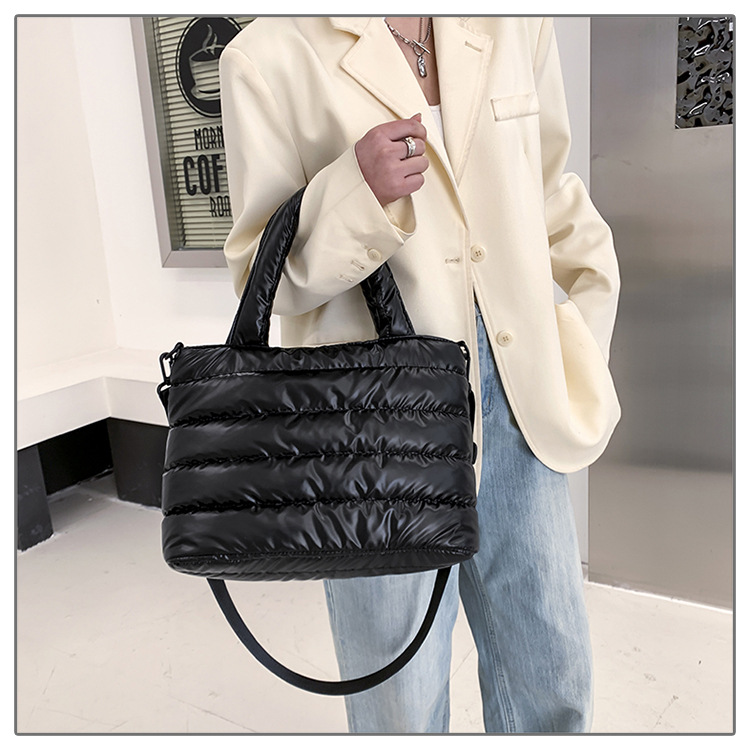 Single Shoulder Strap Strap Type Handbag, Crossbody Bag, Square Bag Bags Type Casual, Daily, Shopping Occasion Nylon Material Medium Nylon Solid Color Fashion Quilted Square Zipper Handbag Crossbody Bag Square Bag