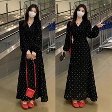法式黑色v领波点长袖连衣裙子女秋冬2025新款巨好看气质收腰长裙