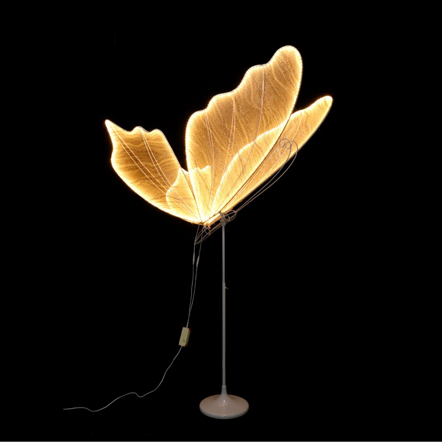 Disposición de accesorios de boda Alas de mariposa luminosas Decoración de escenario Colgante de techo Guía de boda Decoración de escena Decoración