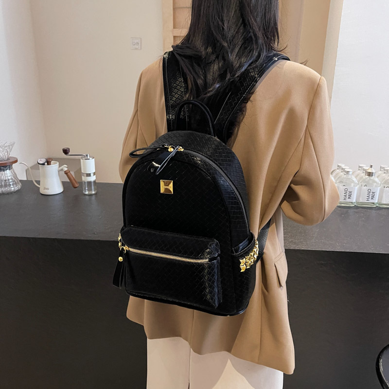Mochila de moda coreana popular de mujer simple de color sólido mochila universitaria 2025 nueva moda de bolsas de mujer de gran capacidad