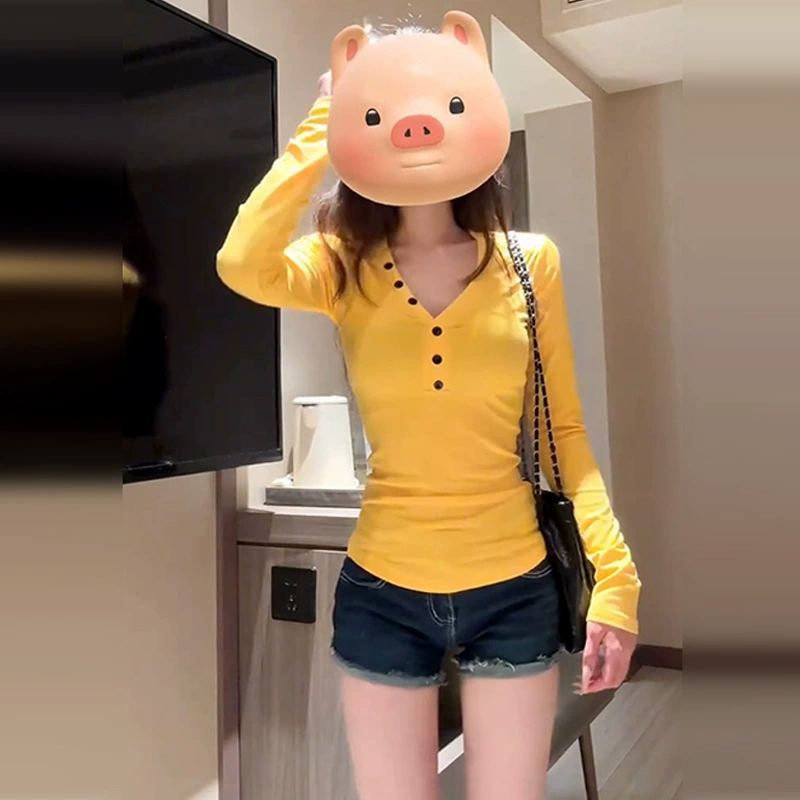 Женская рубашка с V-образным вырезом, нижний слой, желтого цвета, весна 2025, новый дизайн, нишевая, тонкая, с длинным рукавом