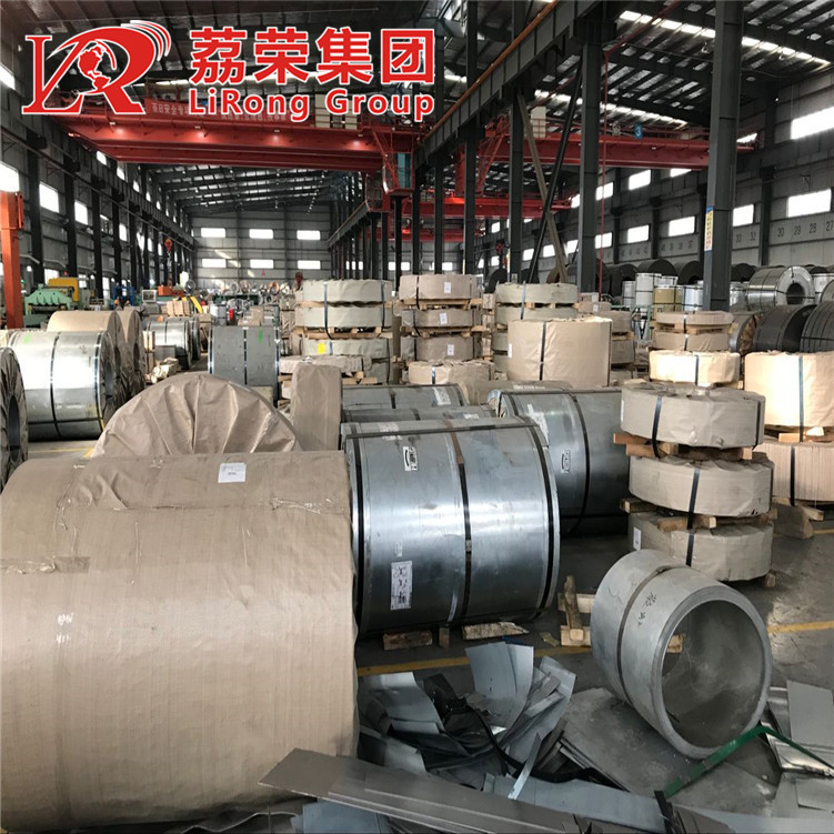 荔荣集团B400NQ出厂平板 钢带厚度1.5毫米