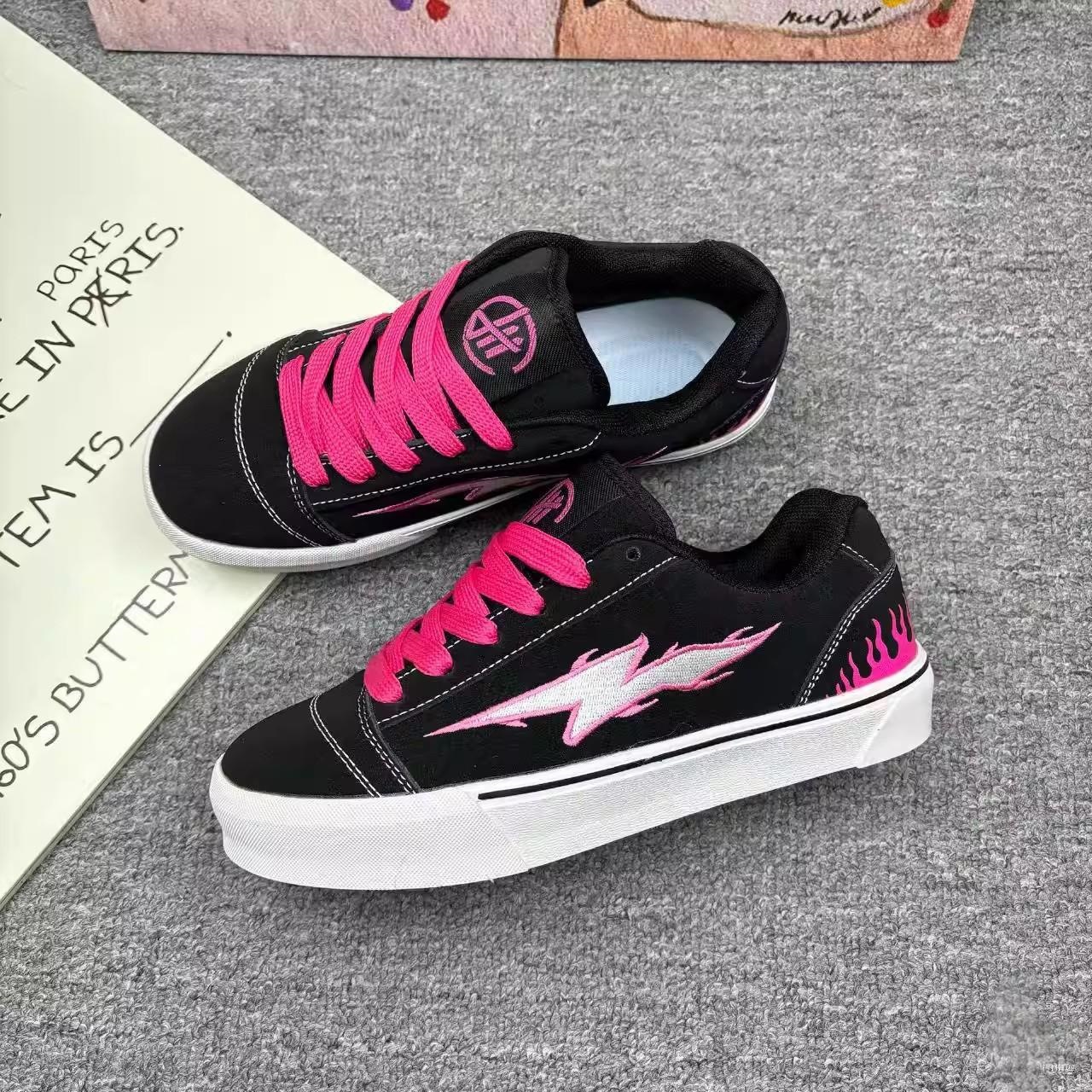 Lazos de primavera 2026 nuevo estilo americano de color combinado patrón de relámpago mujer moda casual skate zapatillas cómodas para mujeres