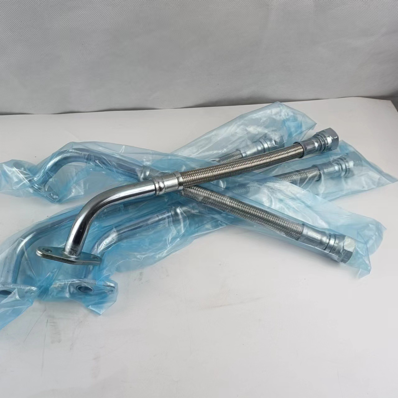 Xi'an Cummins M11 turbocharger oil return pipe/3899508