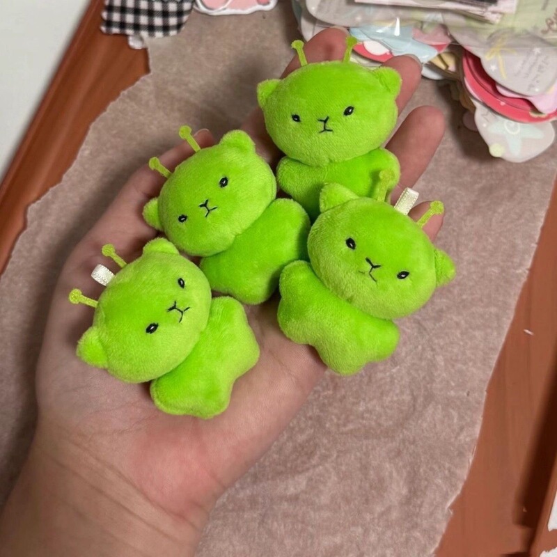 New Plush Alien Cat Invasion of Earth Handmade Doll Pendant, Super Soft and Adorable Accessory Gift