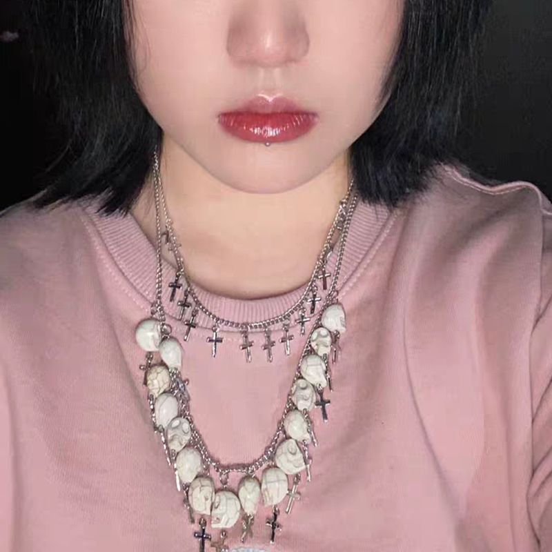 White hole Skull Halloween cross Diablo Punk Harajuku Retro Gothic Europe and America double-deck sweater chain Necklace