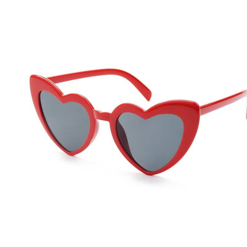 Gafas de sol para mujer de amor de forma especial de fiesta, nuevo modelo 2025 para Europa/América, estilo de moda viral que afina el rostro.