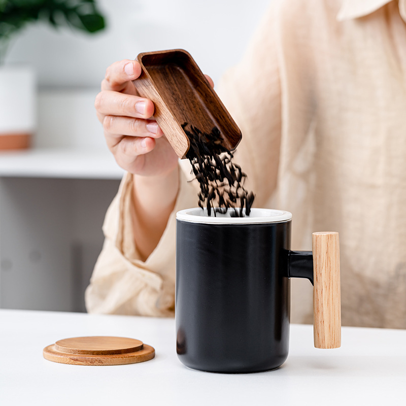 Pure Color Wood Speech Water Cup Home Drinking Ceramic Cup with Filtering Tea Cup Tea Water Separation Mug Customization