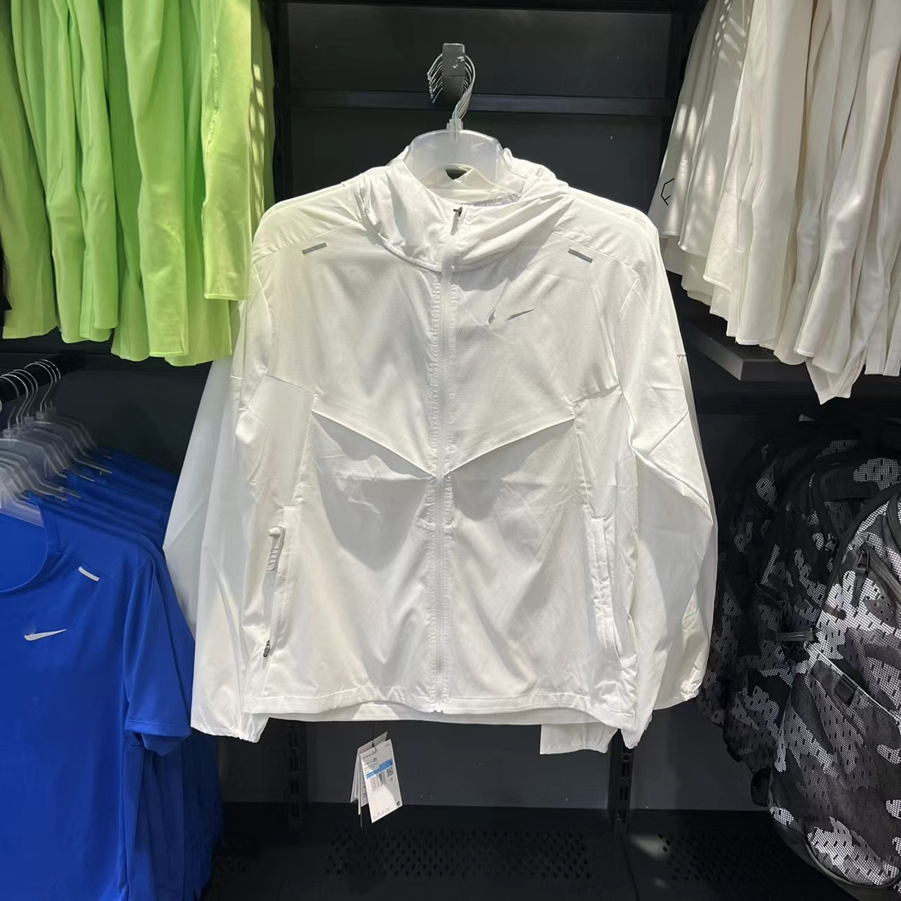 Thin Jacket for Men and Women, Outdoor Sports Windproof Jacket, Casual and Versatile Hooded Quick-Drying Woven Running Fitness Sun Protection Clothing