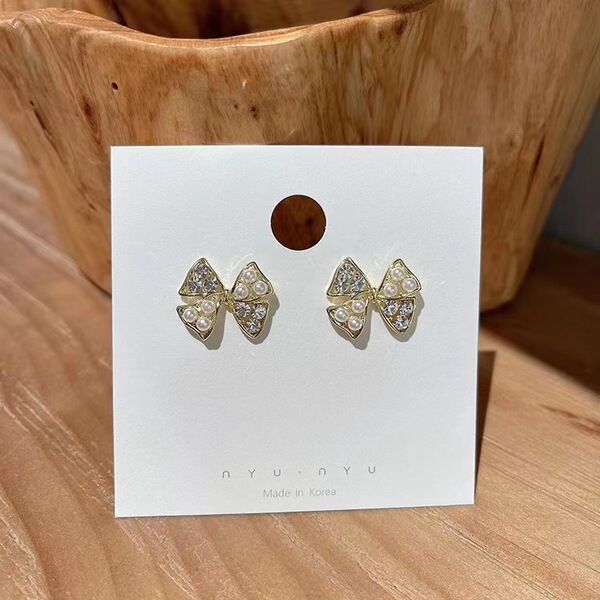 Fresh small cute elegant earrings with bow pearl