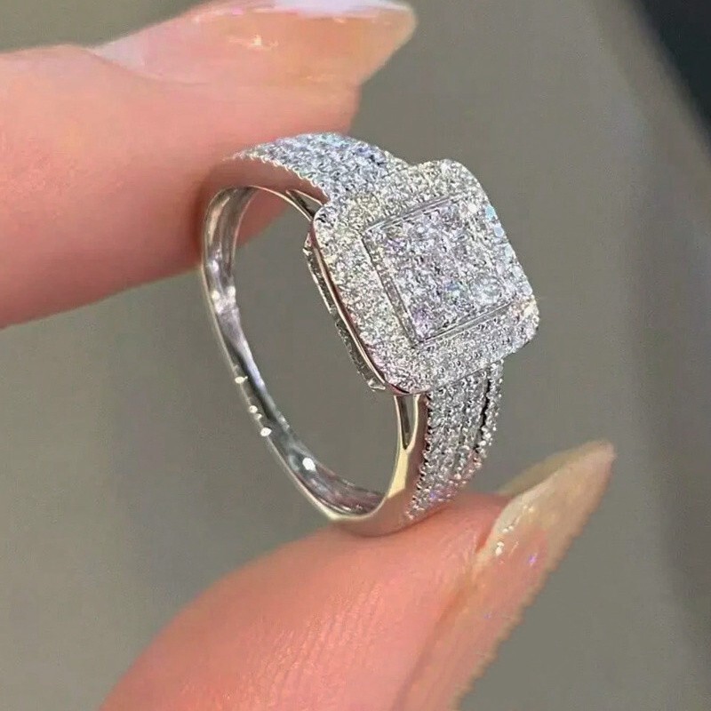 Yunmiao European and American Style Luxurious and Fashionable Square Ring with Sparkling Zircon, a Hot-Selling Item on Cross-Border Platforms Yunmiao European and American Style Luxurious and Fashionable Square Ring with Sparkling Zircon, a Hot-Selling Item on Cross-Border Platforms