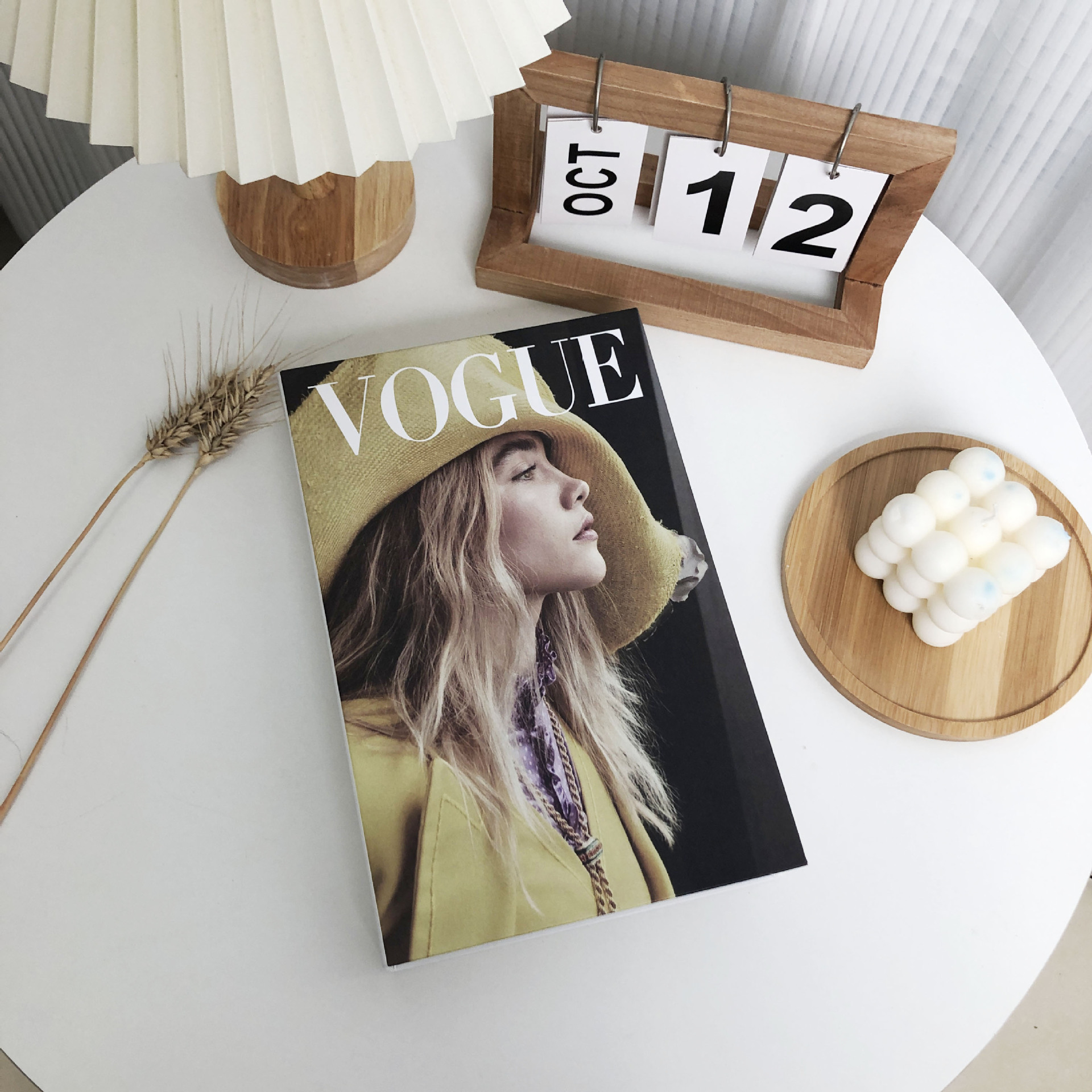 Libro falso libro de simulación ins Estilo nórdico simple moda creativa suave vino gabinete decoración libro decorativo props libro fabricante