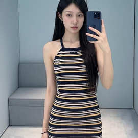 26新款字母徽标纯欲风辣妹修身显瘦条纹时髦针织洋装吊带女现货发