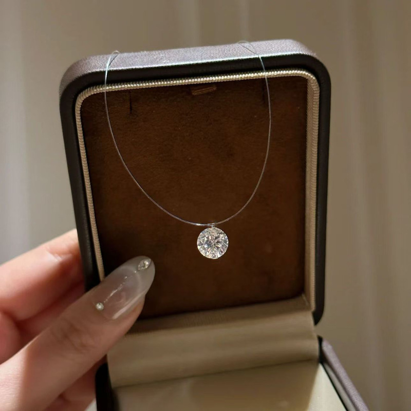 The Same Style of Mermaid Tears Is a Good Life. Sun Li Hu Manli Necklace with Sparkling Diamonds, Imitation Rhinestones, Zircon Fish Line Clavicle Chain The Same Style of Mermaid Tears Is a Good Life. Sun Li Hu Manli Necklace with Sparkling Diamonds, Imitation Rhinestones, Zircon Fish Line Clavicle Chain