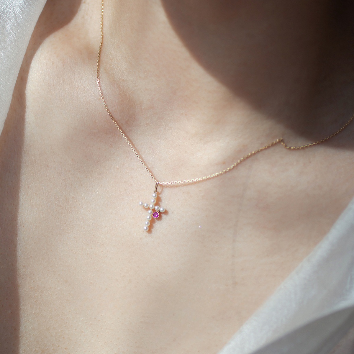 925 Sterling Silver Pearl Zircon Cable Chain Inlay Cross Pendant Necklace display picture 5