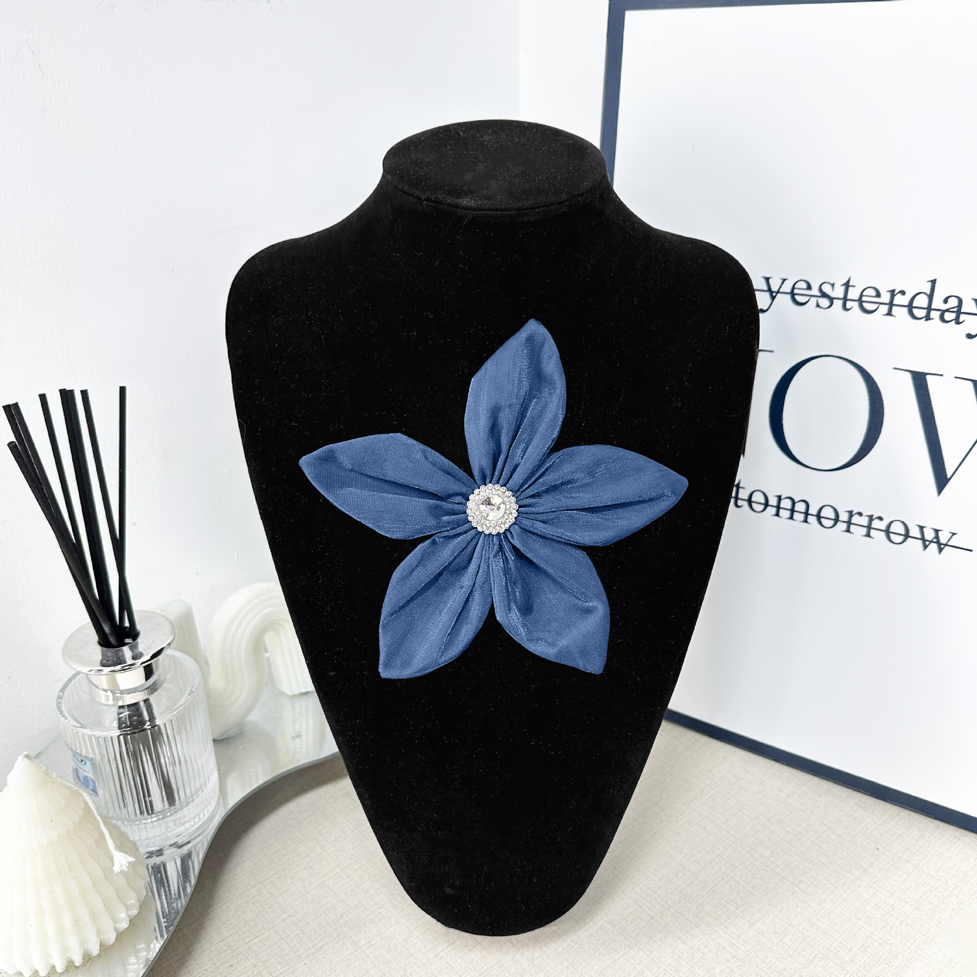 Nuevos accesorios de tela de diamante multiangular 14cm accesorios de flores de perlas cosidas a mano accesorios de ropa para niños