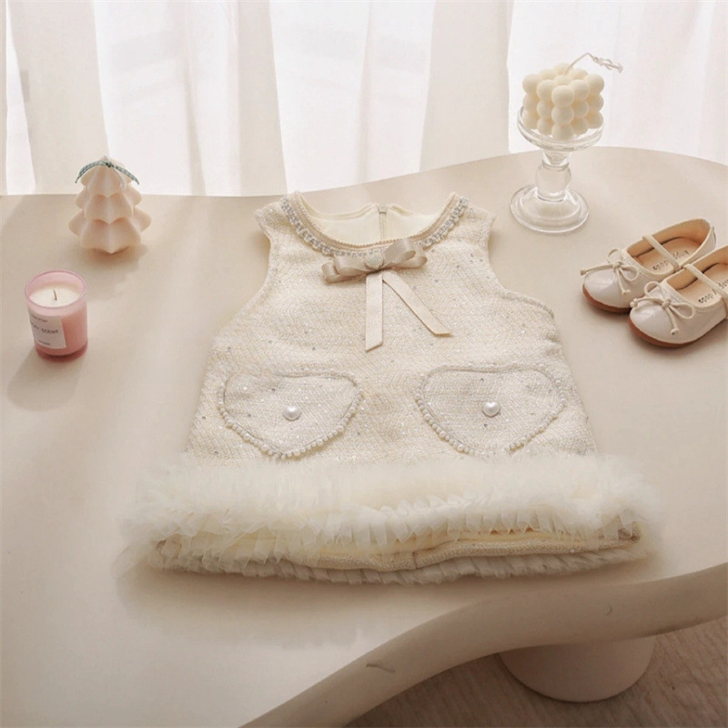 Xianning Seven Girls Little Fragrant Princess Dress Invierno 2025 Nuevo vestido de un año Bebé femenino más falda chaleco de terciopelo Estilo occidental