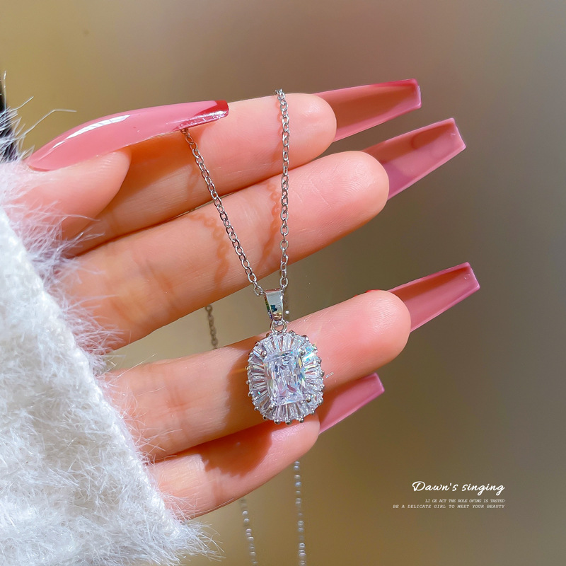 Titanium steel geometric full diamond zircon necklace female simple clavicle chainpicture1