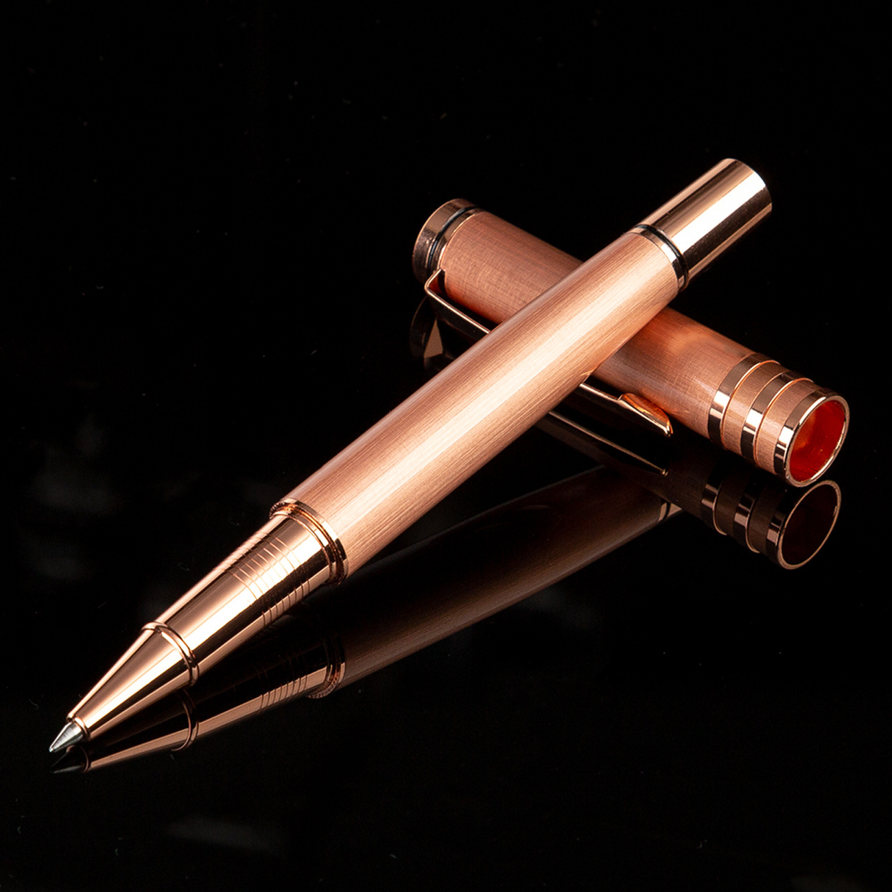 Nuevo negocio de moda creativa pluma de gel de impresión LOGO clip de metal firma pluma de regalo negro caja de regalo pluma de perlas