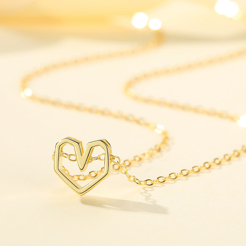 S925 plata esterlina pequeño collar de corazón hueco fresco simple de las mujeres de moda en forma de corazón colgante corto collar novias regalo