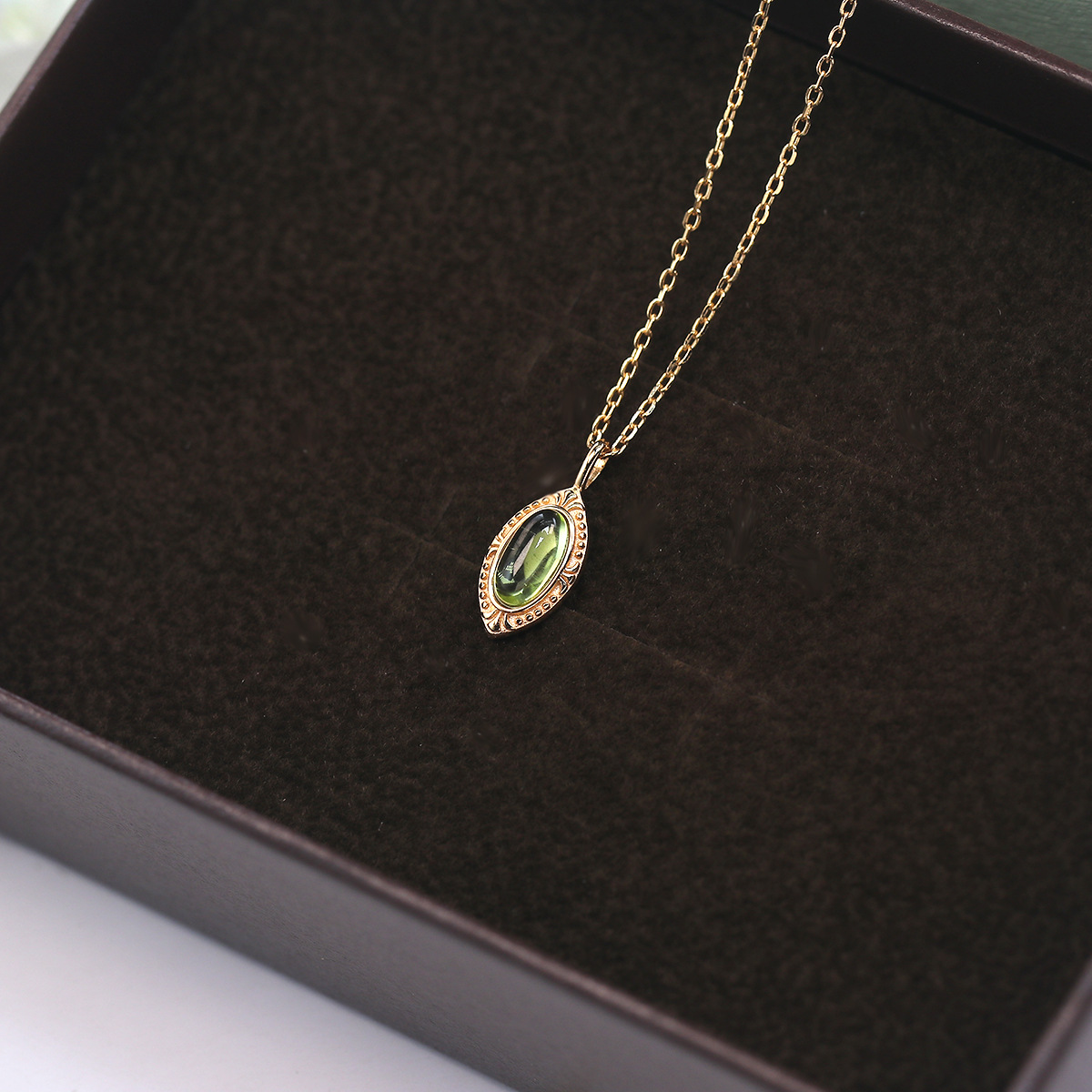 Peridot Inlay Material 925 Sterling Silver Peridot Cable Chain Geometric Pendant Necklace