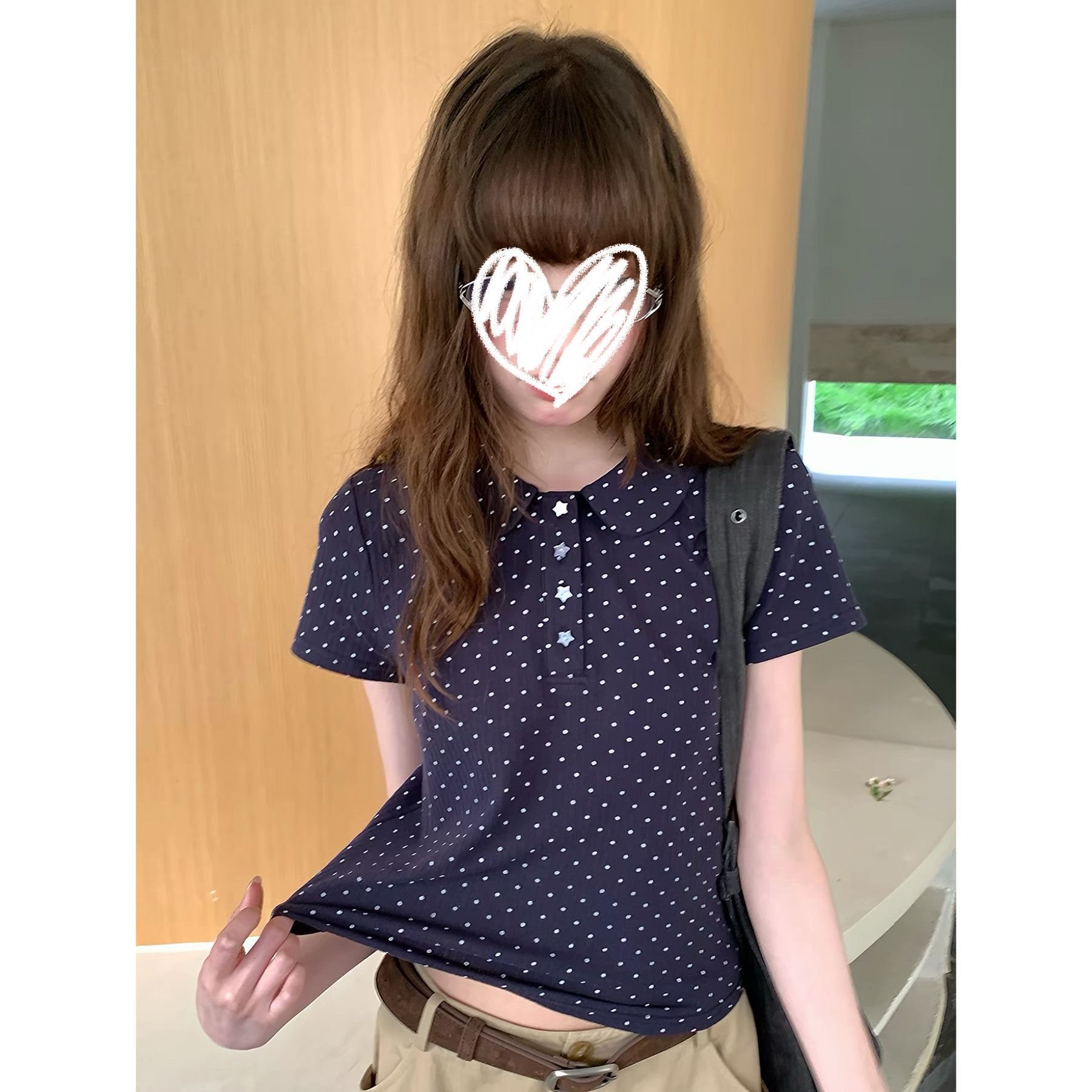 Korean style sweet and cool polka dot polo collar T-shirt for women, new summer 2026 design, unique style, youthful and versatile top.