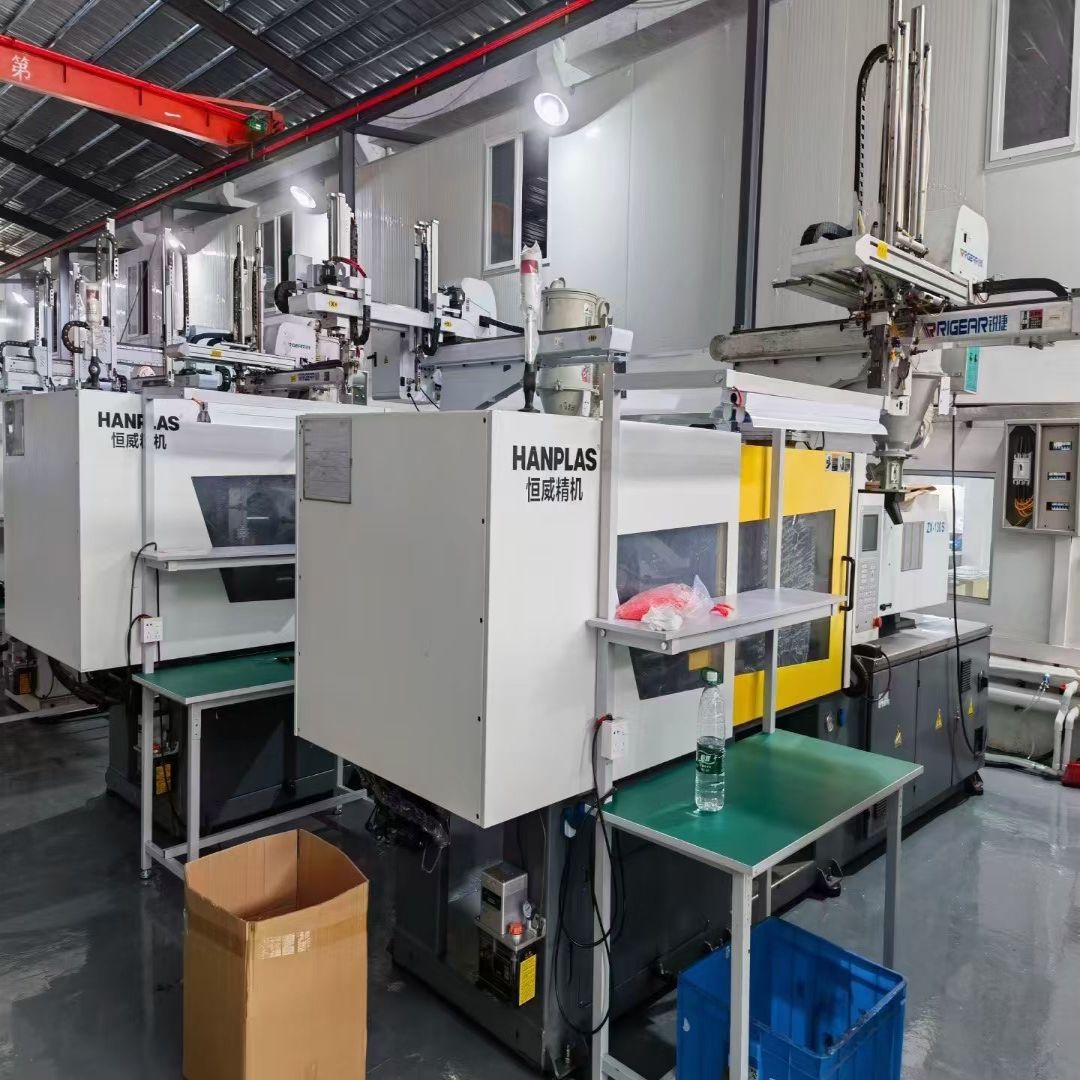 工厂在位出售恒威精机130吨 塑料成型机 包安装调试好