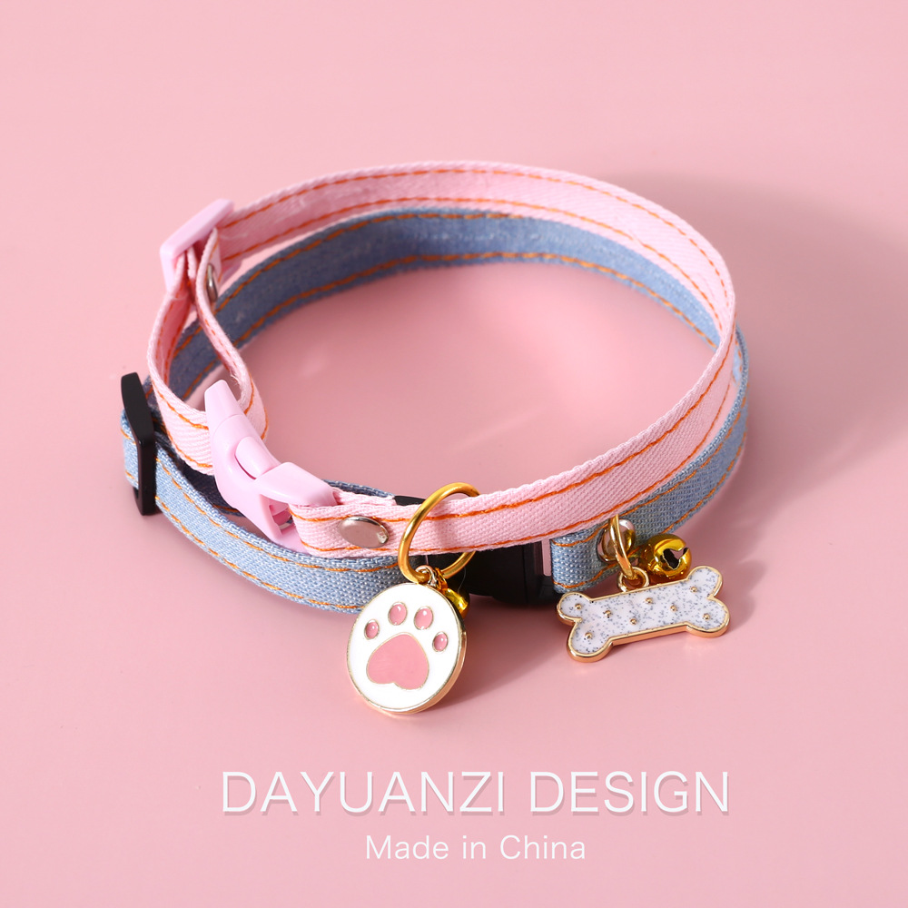 Mascotas gatos perros vaqueros collar ajustable garra de gato campana colgante de hueso Teddy conejo accesorios collar bib