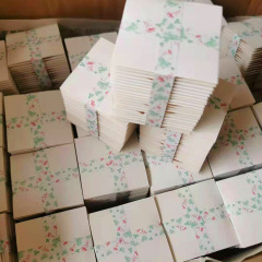 2-hour panxiang goose pear, fragrant in the tent—two cherished old arrangements. From Nha Trang, Vietnam: Purple Aura from the East, bringing snowy whispers of spring; from India's Lao Shan: Timeless charm of winter's tender promise.