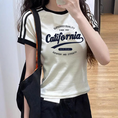 夏の新しいアメリカンスタイルの女性用3ストライプス半袖シャツ、レトロなレタープリント、女性用の甘いホットガールショルダー半袖トップ