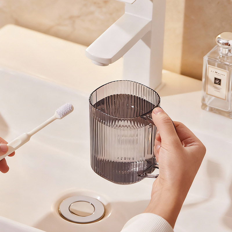 Transparent Plastic Mouthwash Cup For Children And Students_voghion.com