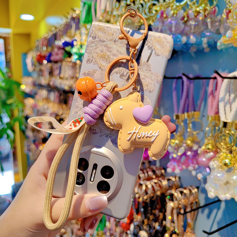 原创新年树脂小马钥匙扣爱心马手机包包挂饰汽车钥匙链圈学生礼品