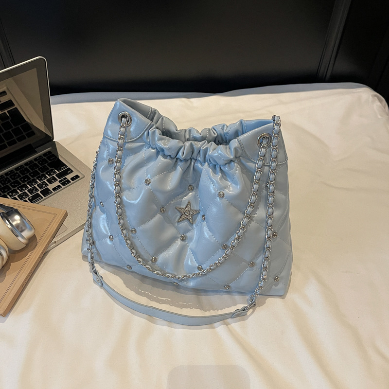 Venta caliente transfronteriza bolso de cubo de cadena de diamantes para mujer 2025 nuevo bolso de hombro casual de todo fósforo bolso de alta capacidad